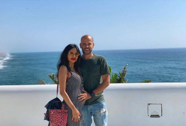 بالفيديو – أبو يكشف هذه التفاصيل عن حمل زوجته... لهذا قال 