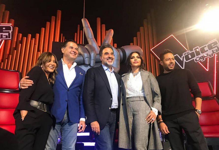 بالفيديو – ما حدث في كواليس The Voice بين راغب علامة واحلام يفاجئ الجميع... شاهدوا