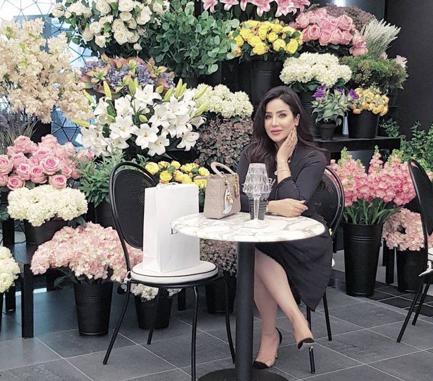 لجين عمران تحدث ضجة بحضورها وإطلالتها في الجونة...شاهدوا أناقتها الملكية