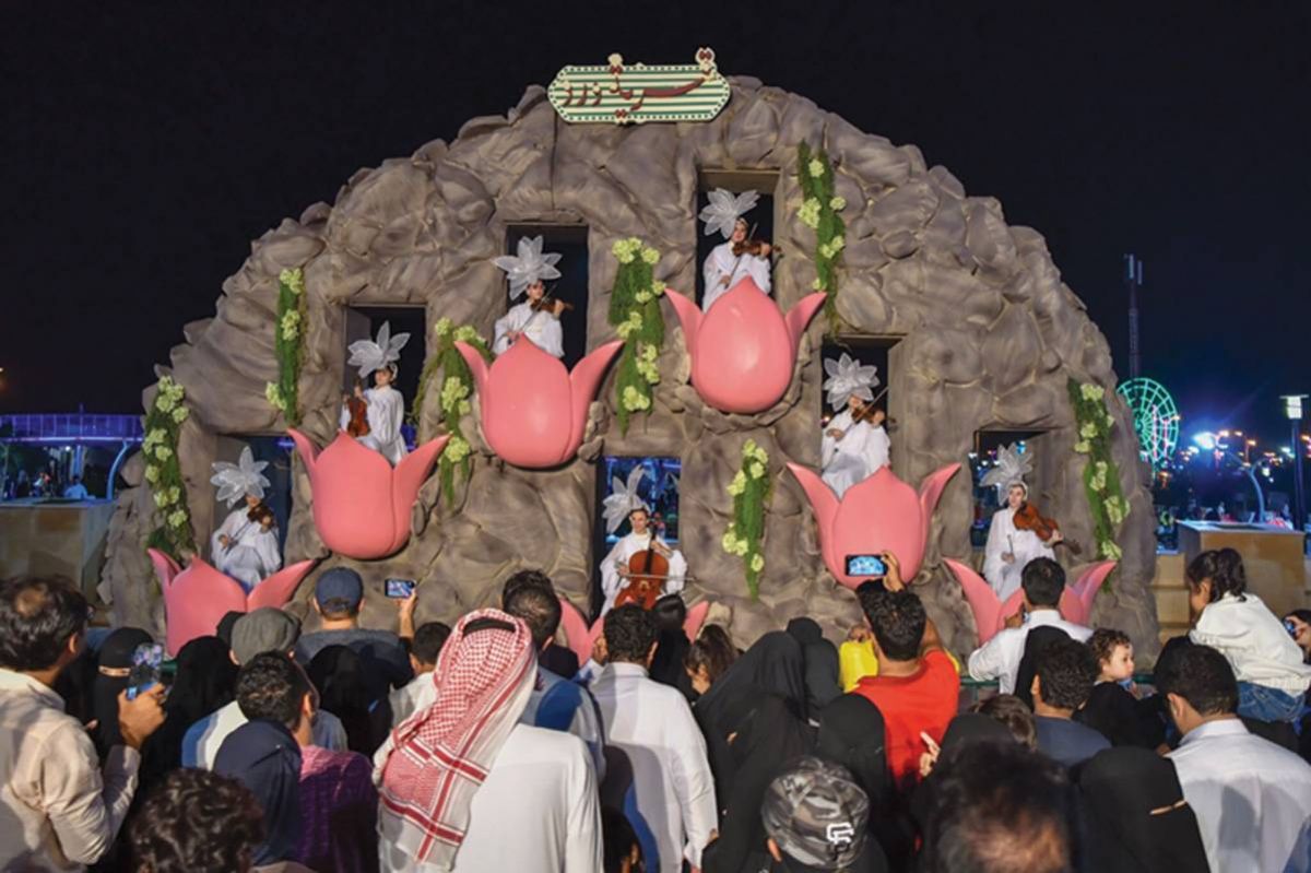 موسم الطائف في نسخته الأولى 
نجاح ملفت و2.5 مليون زائر