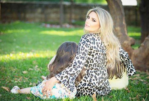 طليقة وائل كفوري تحتفل بميلاد ابنتهما وتنشر صورة واضحة لها