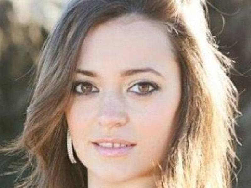 بالفيديو – الألعاب النارية تقتل مغنية على المسرح... شاهدوا ما حدث