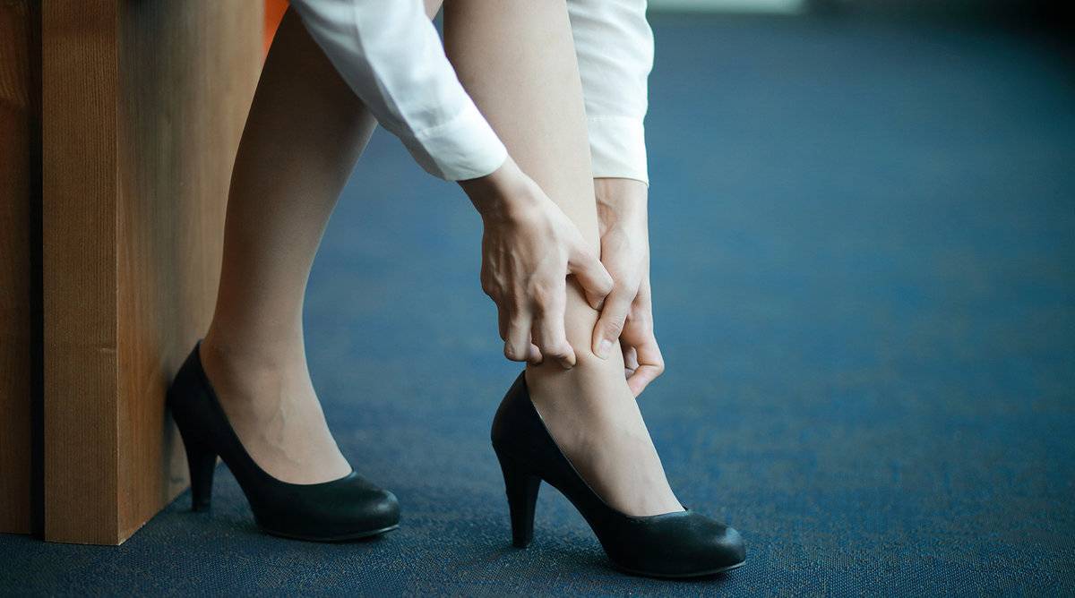 هل تعانين من تورم القدمين بسبب الحر... العلاج في 15 دقيقة فقط