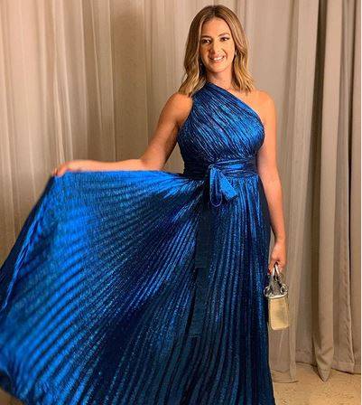 بالصور - هكذا لبت دنيا سمير غانم أمنية معجبة من ذوي الاحتياجات الخاصة