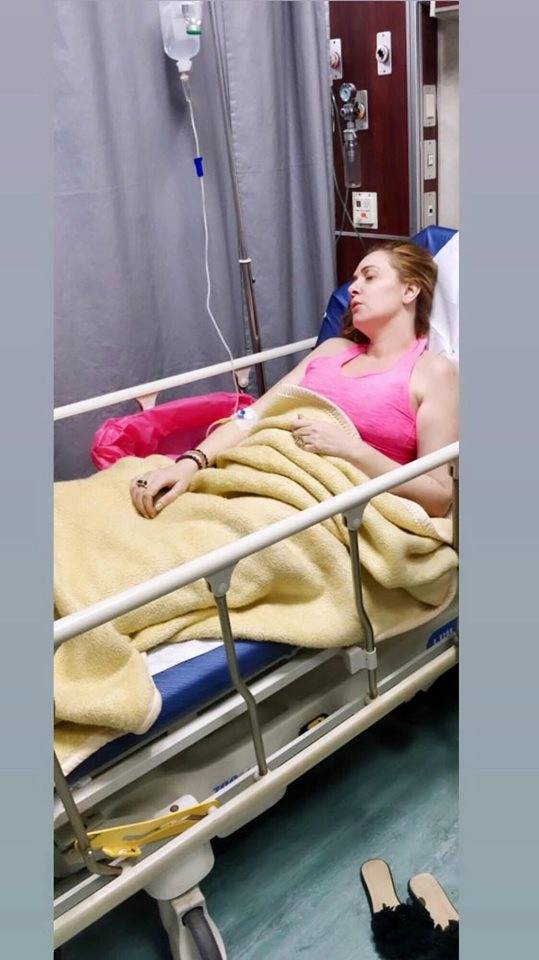 فنانة شهيرة في المستشفى والسبب صورة!