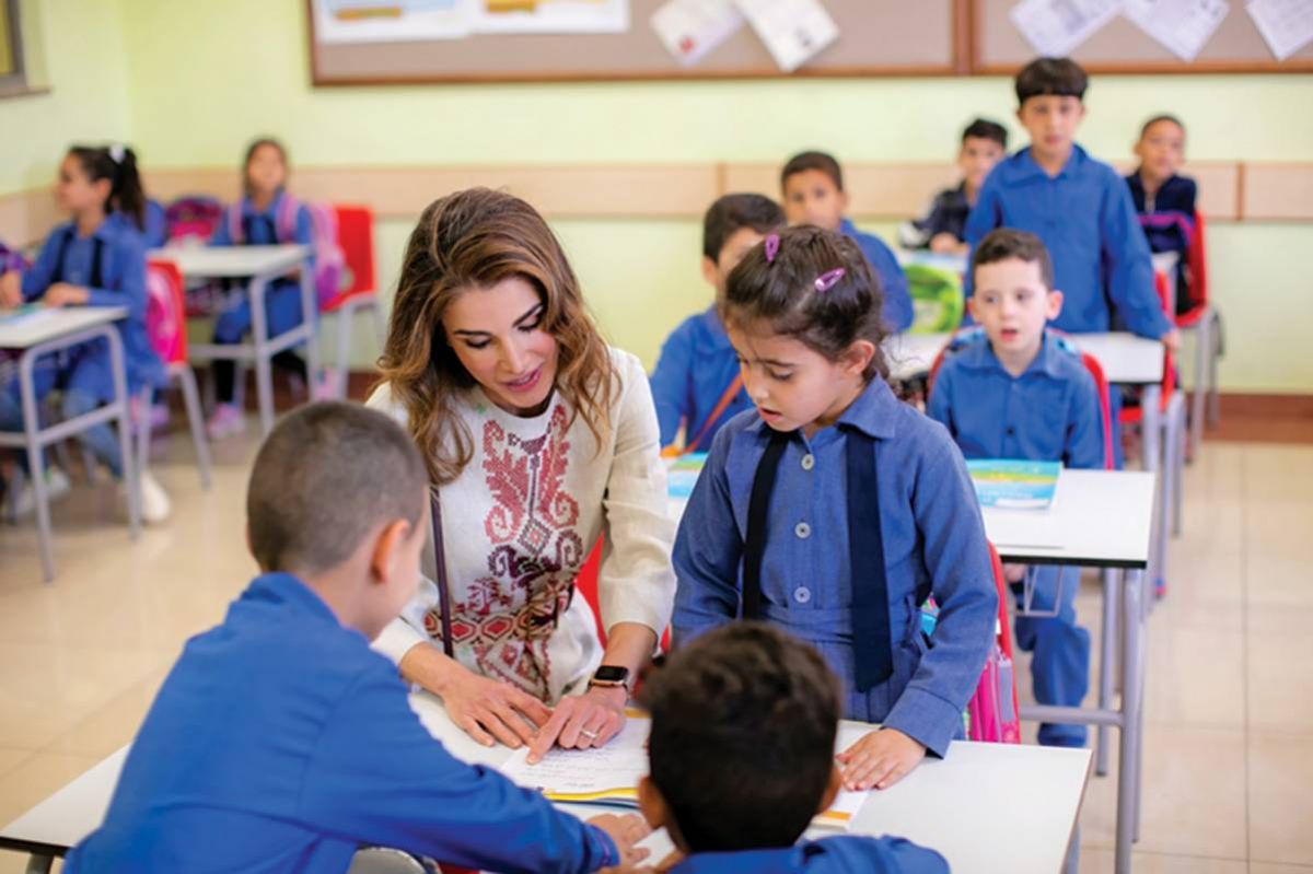 الملكة رانيا العبدالله
تزور الطلاب وتدعم التوعية الصحية