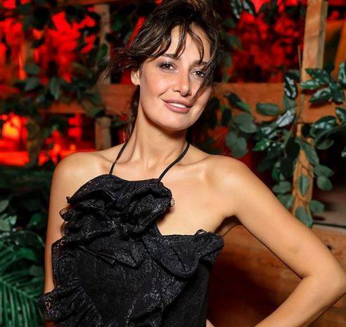 بالفيديو - حلا شيحة تكشف إجرائها هذه الجراحة التجميلية.. وهذا ما قالته عن ملابسها