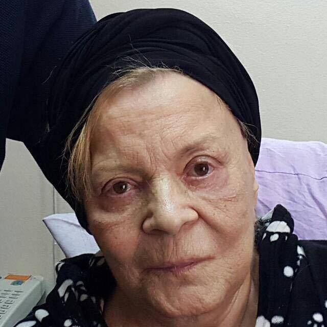 بالصور - شاهدوا الشبه الكبير بين هذه الفتاة ونادية لطفي.. هل هي حفيدتها؟