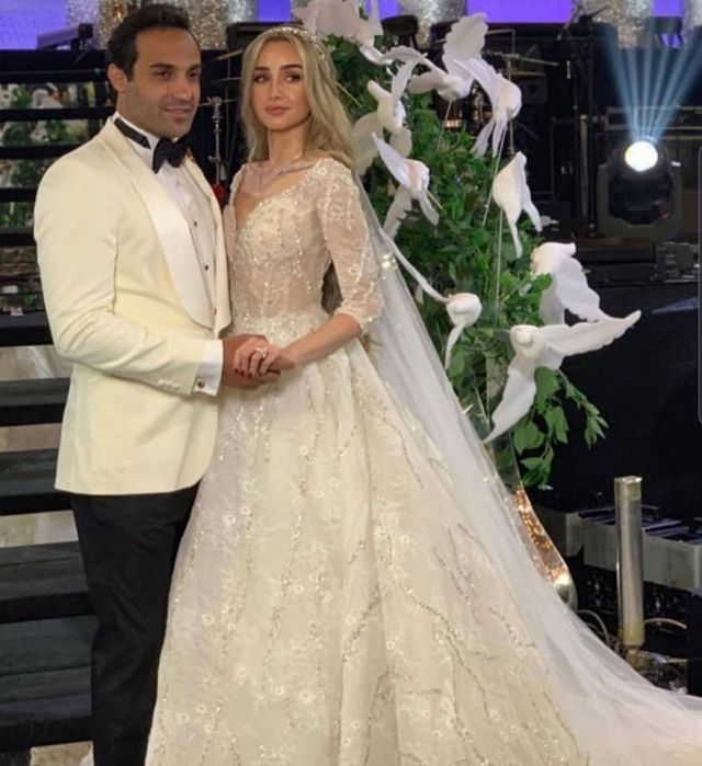 بسبب فيديو عن صحة زوجته.. أحمد فهمي يشن هجوماً حاداً على أحد متابعيه