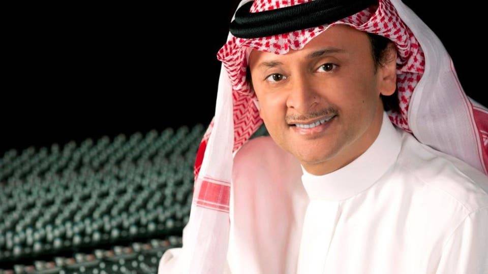 بالفيديو - بعد إلغاء حفله.. إبن عبدالمجيد عبدالله يكشف حالة والده الصحية