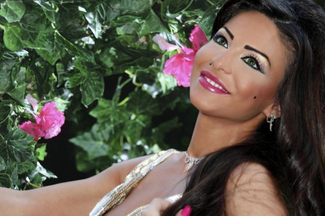 لماذا قالت دوللي شاهين: 