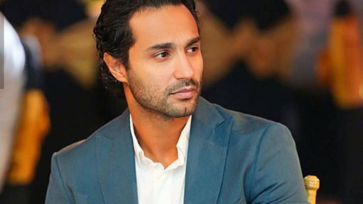 كريم فهمي يتعرض لإصابة في يده.. إليكم ما حدث