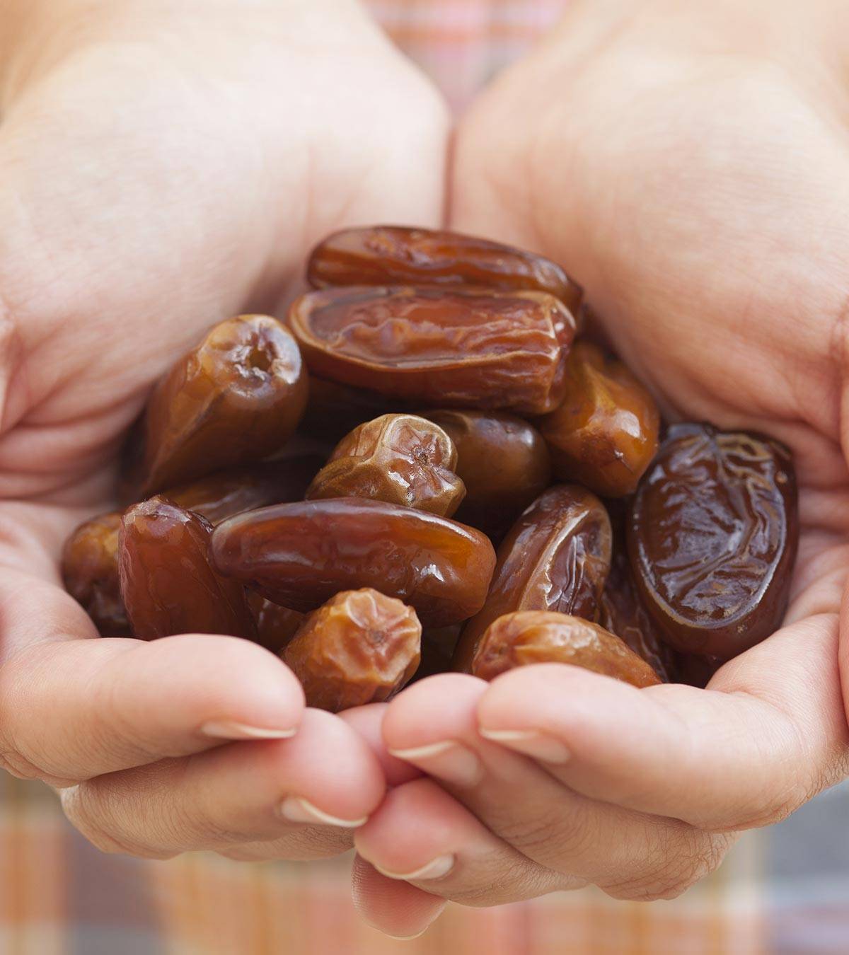 8-Benefits-Of-Dates-During-Pregnancy-And-How-They-Ease-Labor