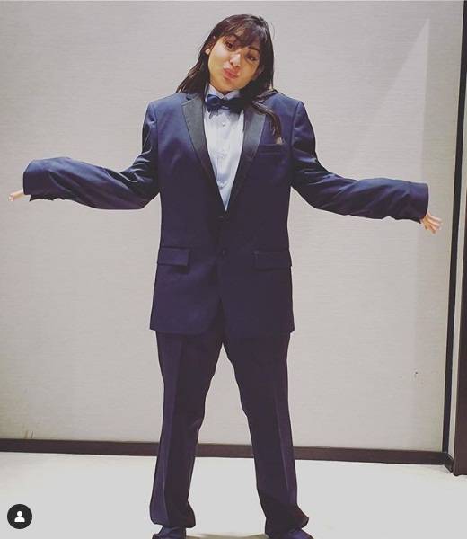 ساندي ساخرة من نفسها: 