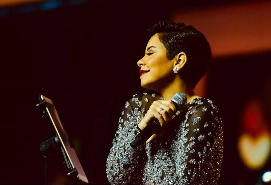 بالفيديو – خبير جمال شهير يكشف التغيير الذي أجراه في شكل شيرين عبد الوهاب بالتفصيل