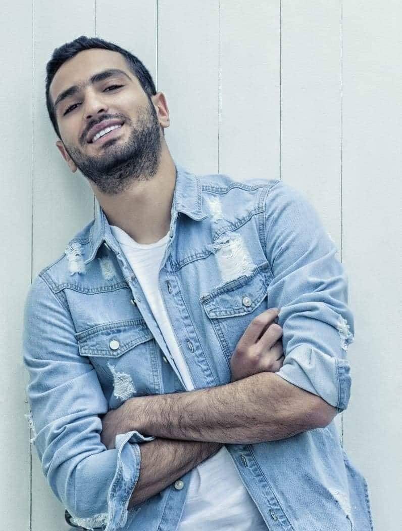 محمد الشرنوبي يثير الجدل بعلاقته مع هذه الفتاة.. تعرفوا إليها