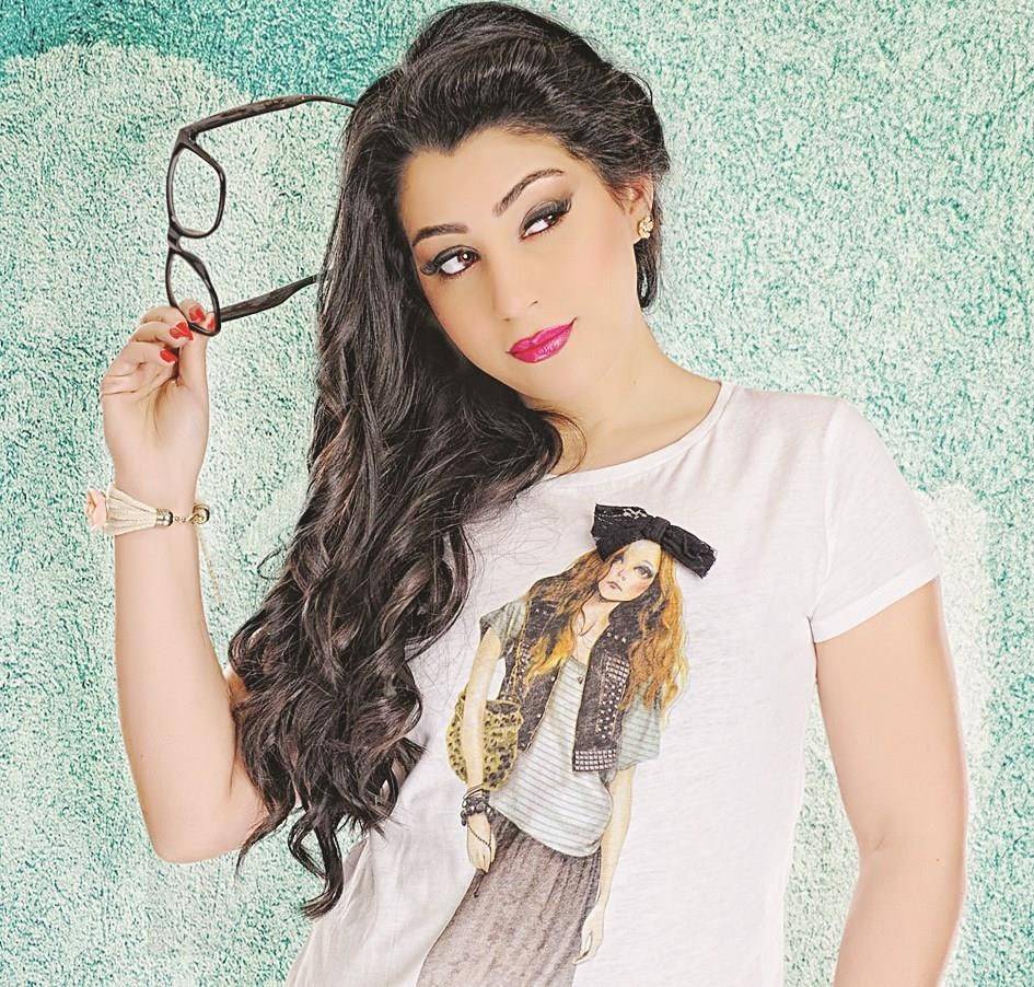 آيتن عامر تطالب الجمهور بالدعاء لوالدتها.. ماذا حدث؟