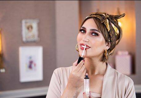 بالصور - الفاشينيستا خلود تغيّر شكلها بالكامل.. تجميل مع مكياج؟