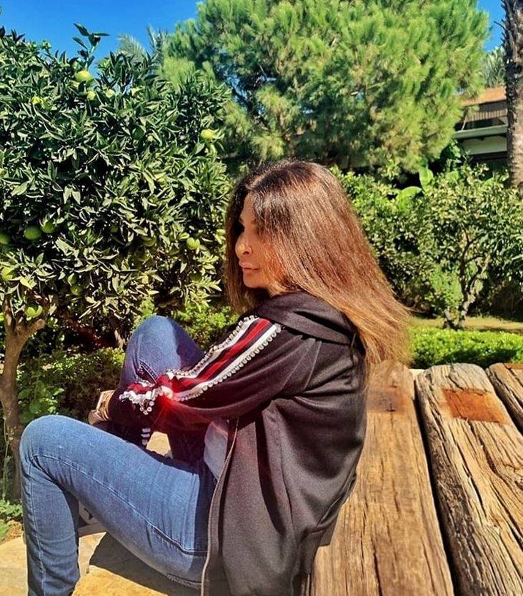 بالفيديو – إليسا تفاجئ الجميع بالظهور في السعودية... ما القصة؟