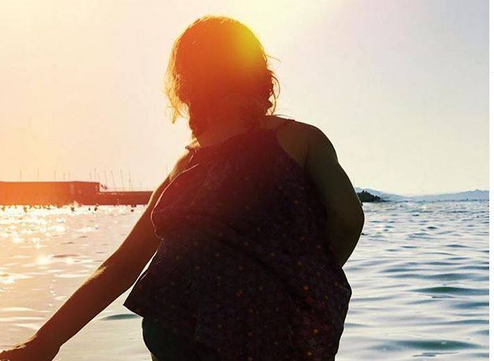 نحافة ممثلة شهيرة تعرضها للتجريح والتنمر... وهذا ما فعله معجبوها