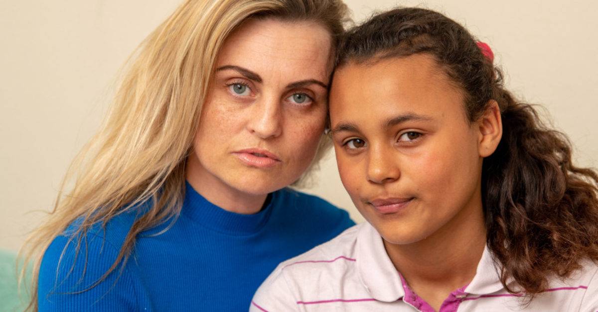 طلبت من ابنتها المراهقة الخضوع لعمليات تجميل لأن القبيحات لا ينجحن في الحياة