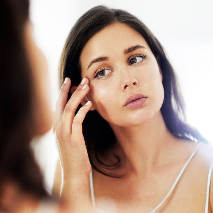 قناع بمفعول رباعي... يزيل حب الشباب والرؤوس السوداء والوبر والتجاعيد بمكون واحد