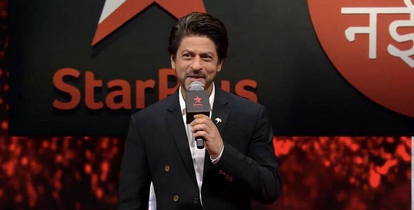 بالصورة – تعرفوا إلى العربي الأكثر شبهاً بشاروخان... هل يمكنكم التمييز بينهما؟