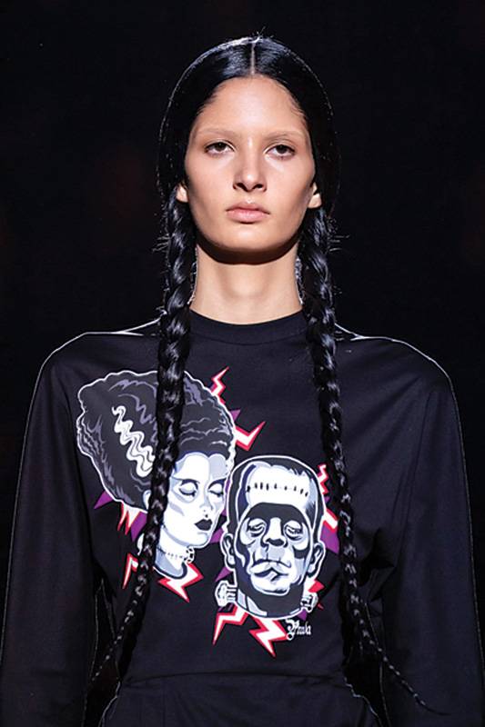 الضفائر  في عرض 