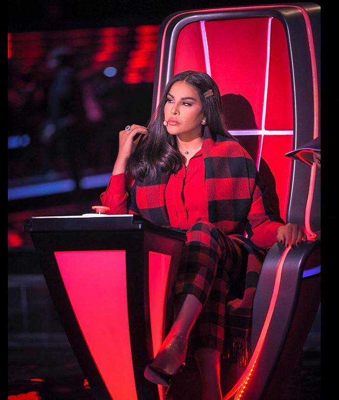 بالفيديو - أحلام تبهر الجميع بإطلالة كعارضات الأزياء... شاهدوها