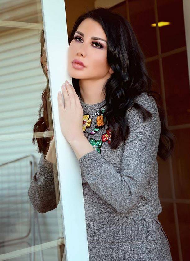 جيني إسبر تصف ممثلاً سورياً بالنسونجي وتكشف رفضها الزواج منه