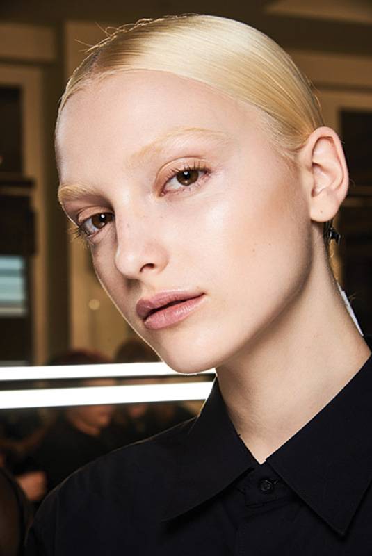 الشعر البلاتيني  في عرض 