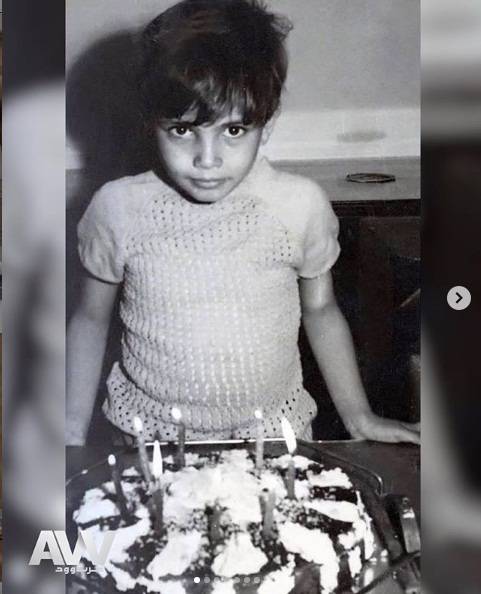 صورة نادرة لنجم كبير في طفولته يحتفل بعيد ميلاده