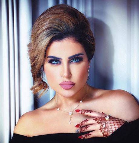 بالفيديو - فستان حليمة بولند يتمزق ورد فعلها يعرضها للسخرية