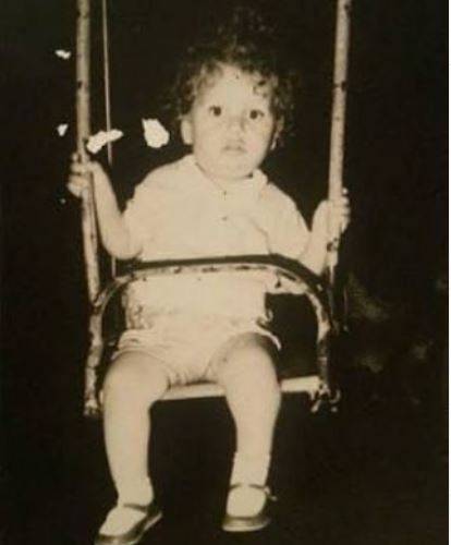 بالصور - هذا الطفل أصبح نجماً شهيراً الآن.. خمنوا من يكون