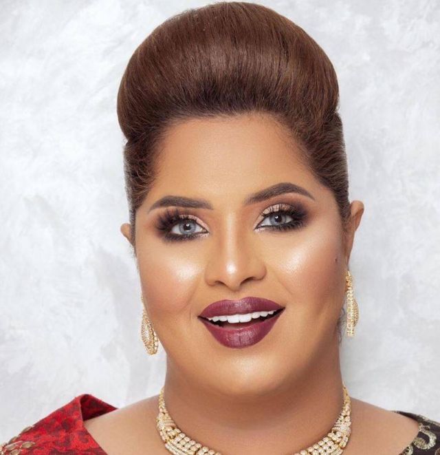 بالفيديو – شاهدوا شكل هيا الشعيبي بعد خروجها من غرفة العمليات