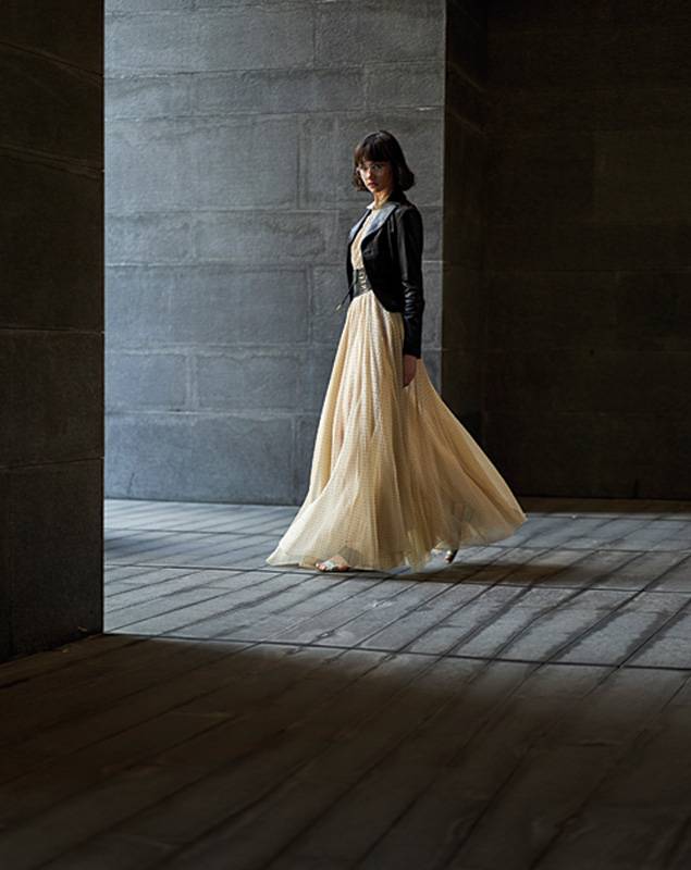 طلة كاملة من Dior نظارات شمسية من RAY BAN 