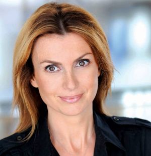 Louis Vuitton High jewellery
المديرة العالمية للساعات والمجوهرات لدى دار لويس فويتون
كاترين لاكاز: 
المرأة العربية خبيرة في المجوهرات الراقية