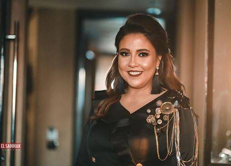 بالفيديو - مي كساب في شهر الحمل الأخير..  شاهدي كيف بدت