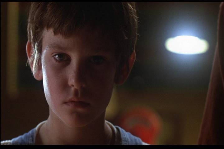 هل تتذكرون الطفل بطل The Extra-Terrestrial؟ شاهدوا كيف أصبح في الـ48