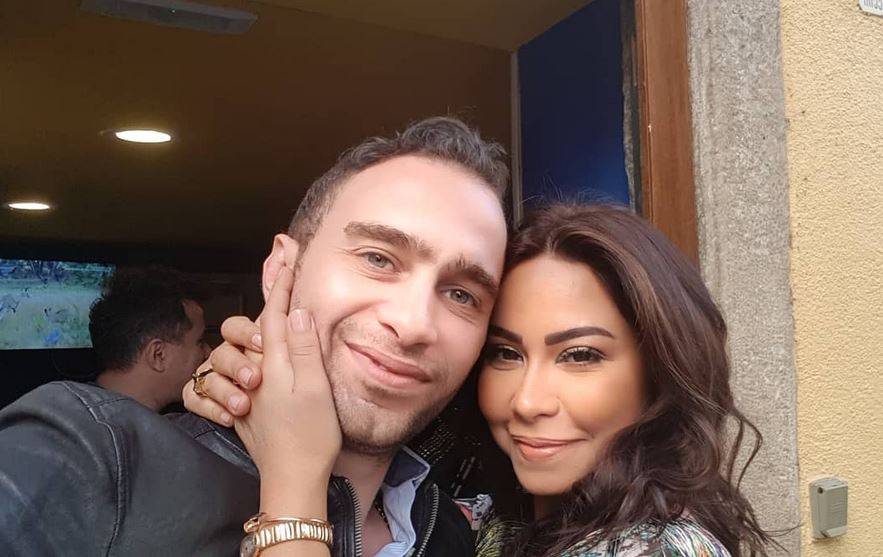 بالصورة – معايدة رومنسية تشعل القلوب من حسام حبيب لشيرين عبد الوهاب