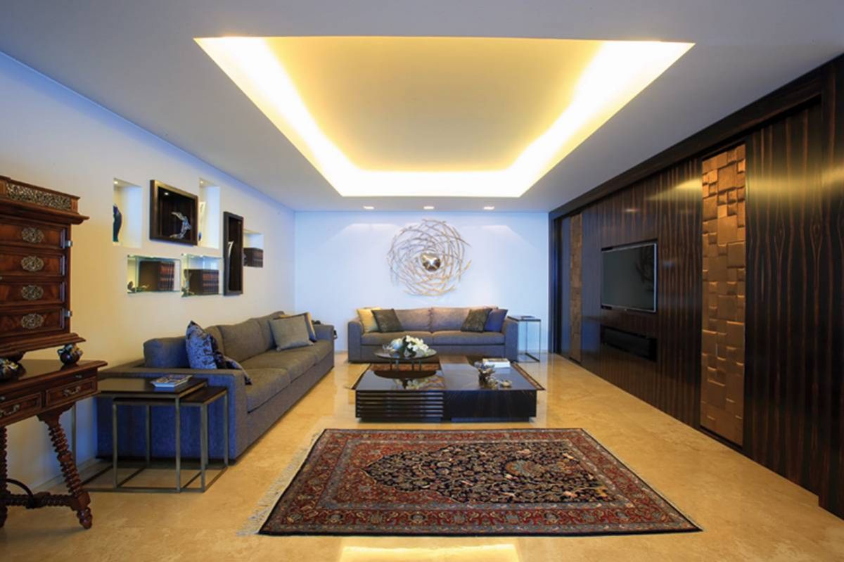 هندسة تعانق خليج بيروت
خشب الإيبوني يحكي حكاية الجمال