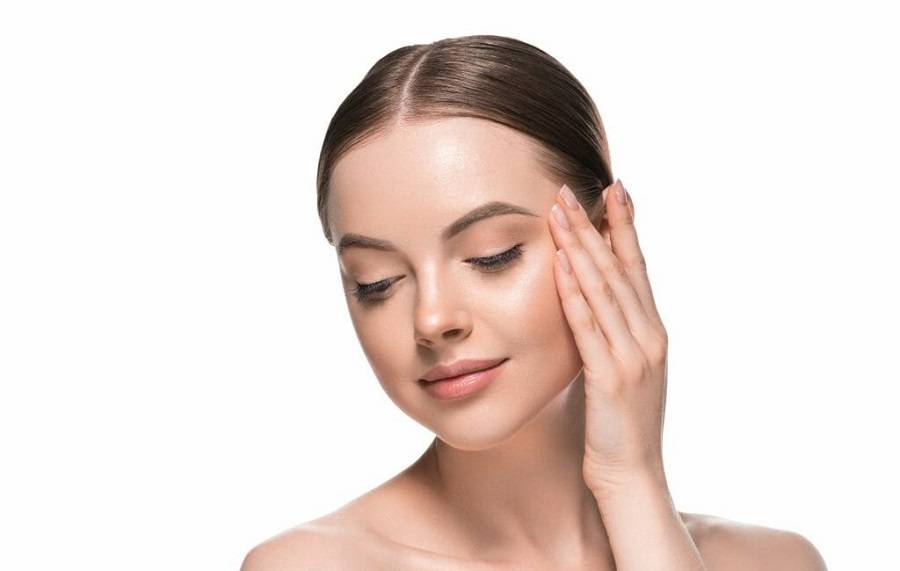 هل تريدين تنحيف وجهك من دون جراحة؟ هذا هو الحل السريع