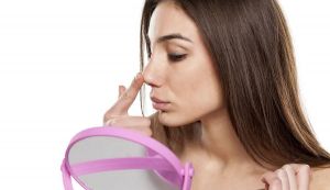 تمرين بسيط جداً للحصول على أنف خال من العيوب