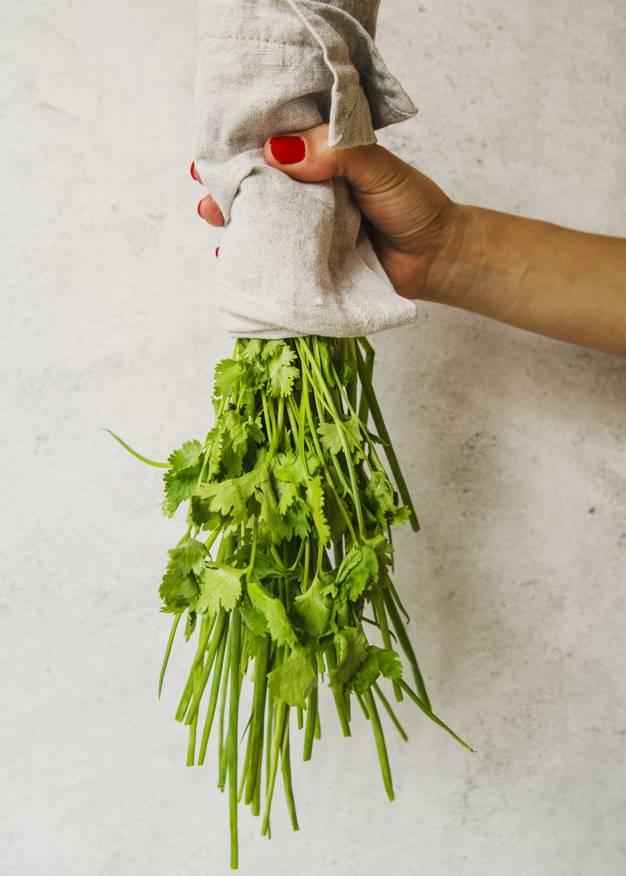 البقدونس يعيد إلى بشرتك صفاءها... وهذه وصفته