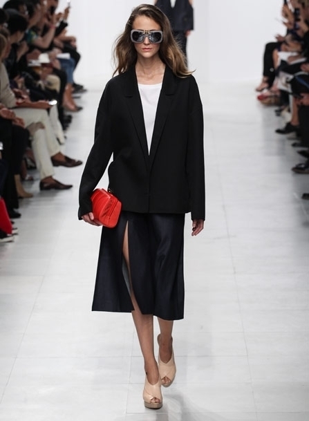 Chalayan من عروض باريس لربيع وصيف <strong>2014</strong>