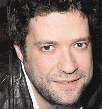 «ما حدا عنتر على حدا»