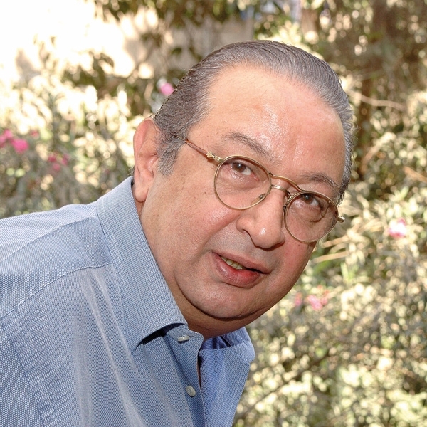 نور الشريف: باركت خطوبة ابنتي 