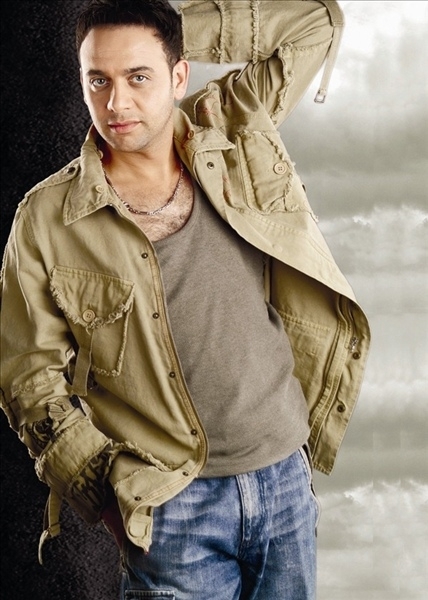 مصطفى قمر: عندما أقدم لحناً  لإيهاب توفيق لا أتحدث عن الأجر!