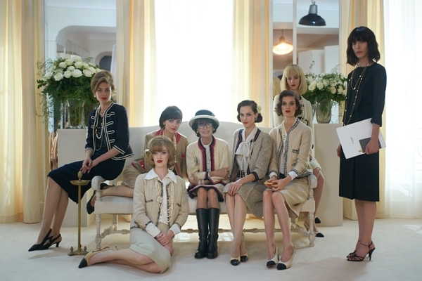 Geraldine Chaplin and the cast