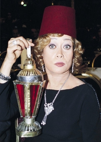 طلبت الطلاق من زوجها الذي يصغرها بـ 30 سنة